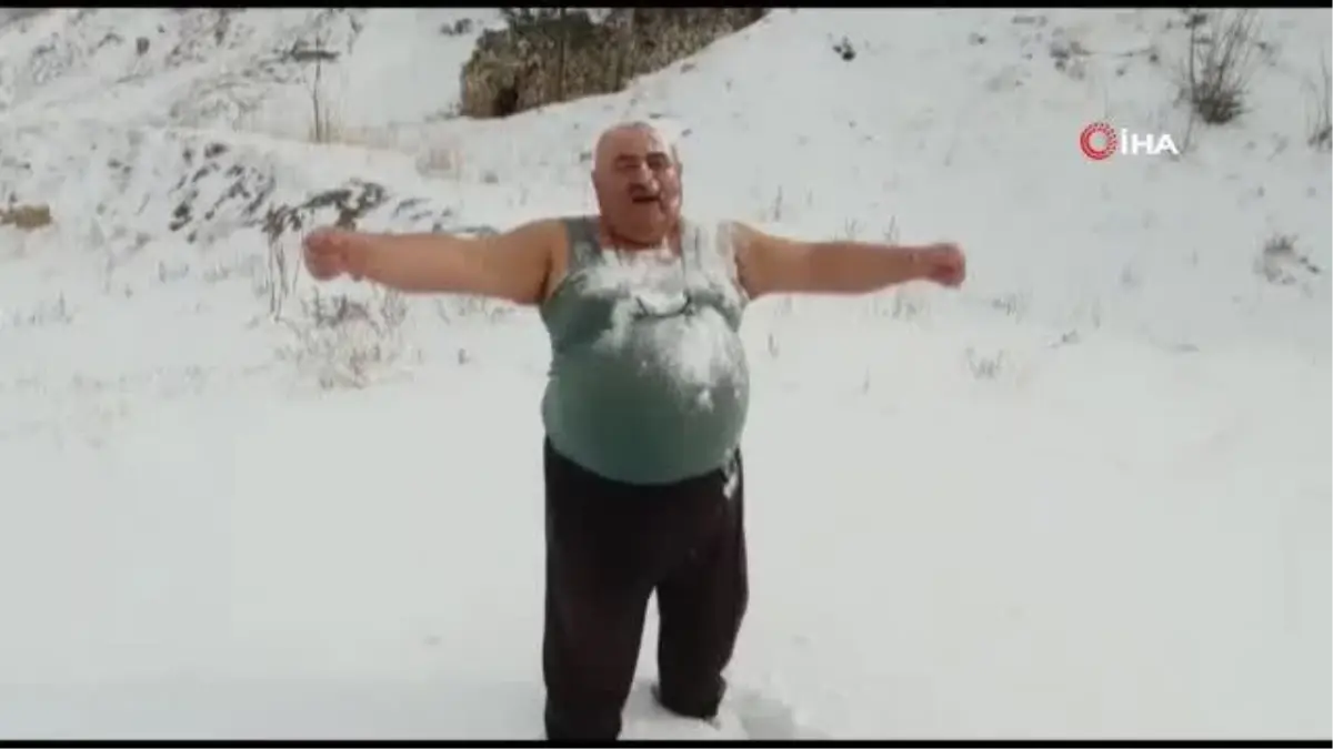 Eksi 10 derecede karda atletiyle yuvarlandı, üstüne kürekle kar attırdı