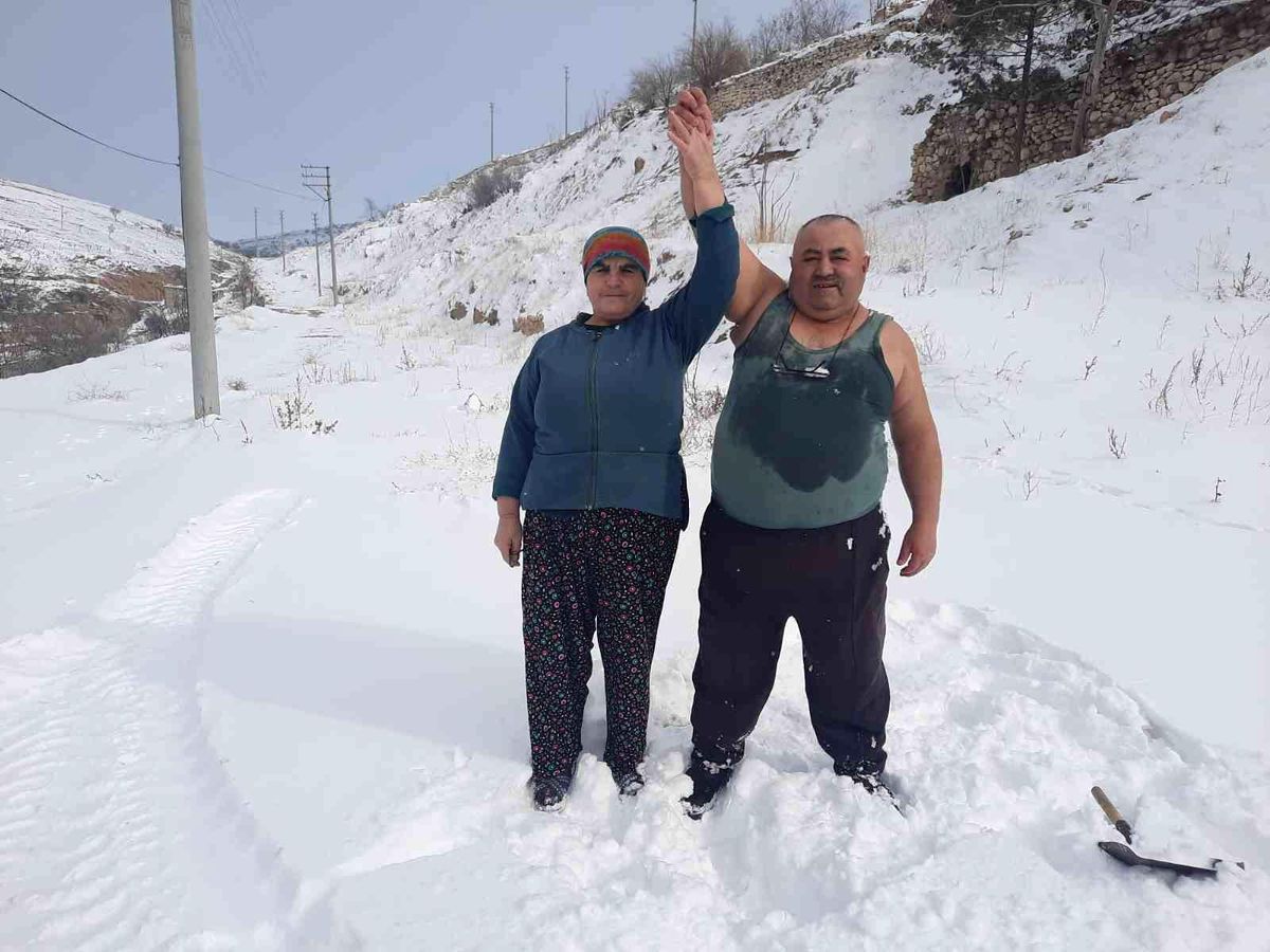 Eksi 10 derecelik soğuk ve karlı havada öyle bir şey yaptı ki