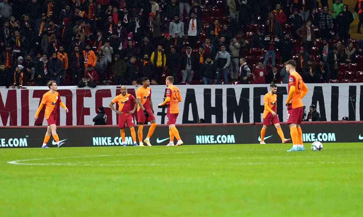 Galatasaray\'ın galibiyet hasreti 3 maça çıktı