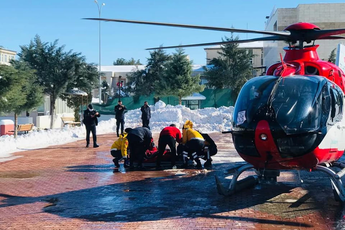 Son dakika! Gaziantep\'te doğum riski olan kadın ambulans helikopterle hastaneye yetiştirildi