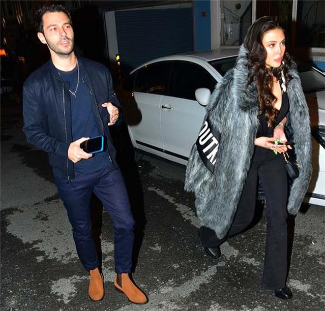 Hakan Sabancı Cihangir'de bakın kiminle yakalandı?
