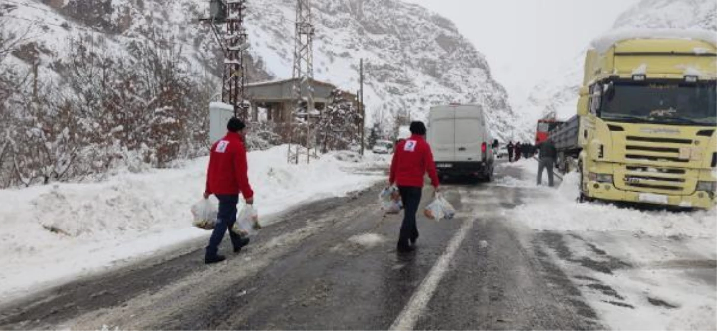 Hakkari\'de 346 yerleşim yerine ulaşım yok (2)