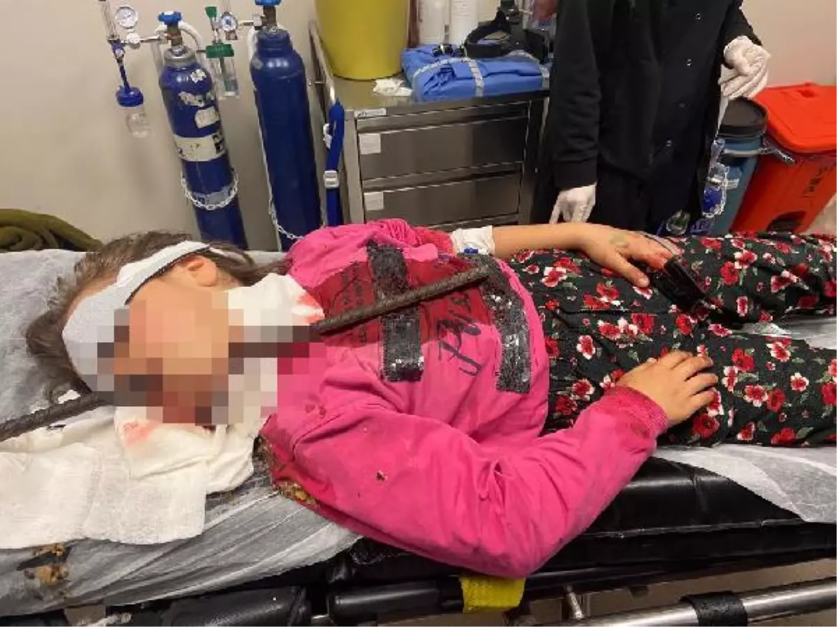 Son dakika haberleri | İnşaatta düşüp boğazına demir saplanan küçük Seçil, yaşam mücadelesini kazandı