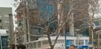 İş yerinden 250 bin liralık cep telefonu hırsızlığı şüphelisi kamerada