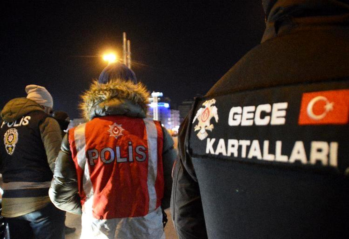 İstanbul\'da Yeditepe Huzur Uygulamasında 4 bin 311 gram uyuşturucu madde ve 339 adet uyuşturucu hap ele geçirildi