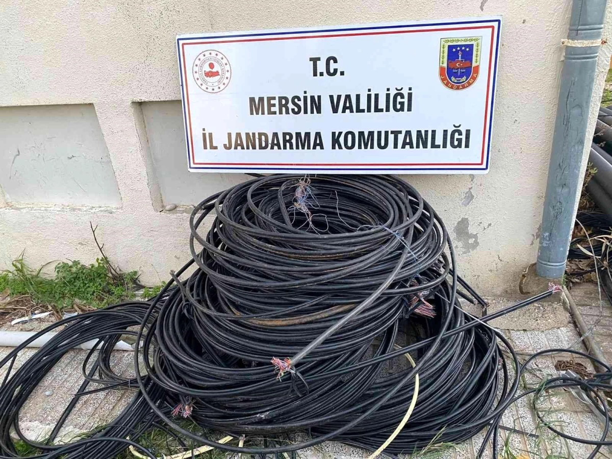 Kablo hırsızları yakalandı