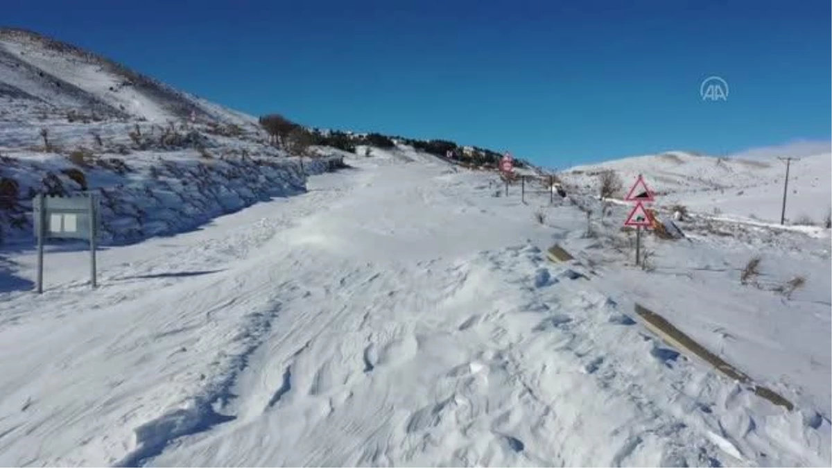 KAHRAMANMARAŞ - (DRONE) UNESCO Adayı Eshab-ı Kehf, kar yağışı sonrası beyaza büründü
