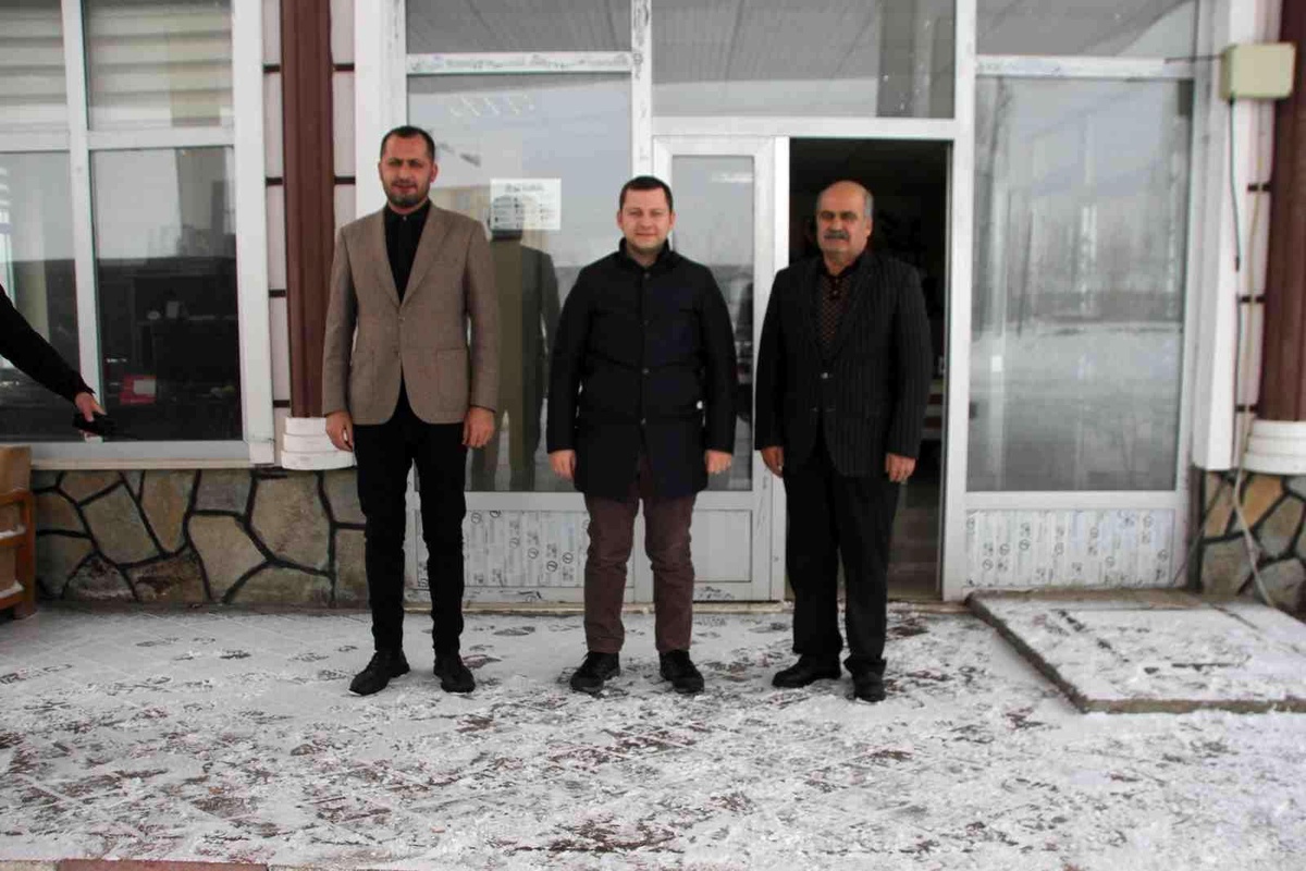 Malazgirt Kaymakamı Demirer, ziyaretlerini sürdürüyor
