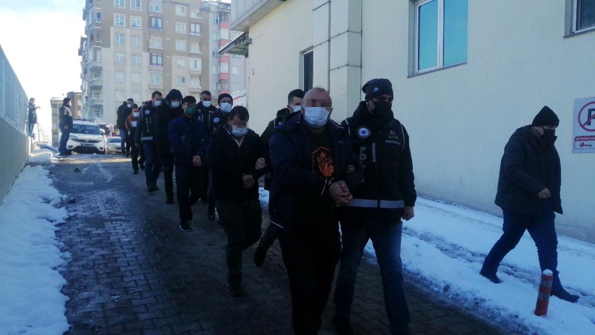 Son dakika haberi! Kayseri merkezli 3 ilde kaçak telefon operasyonunda gözaltına alınan 9 kişi adliyede