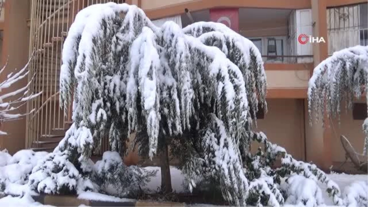 Kilis\'te 109 köyün yolu kar nedeniyle kapandı