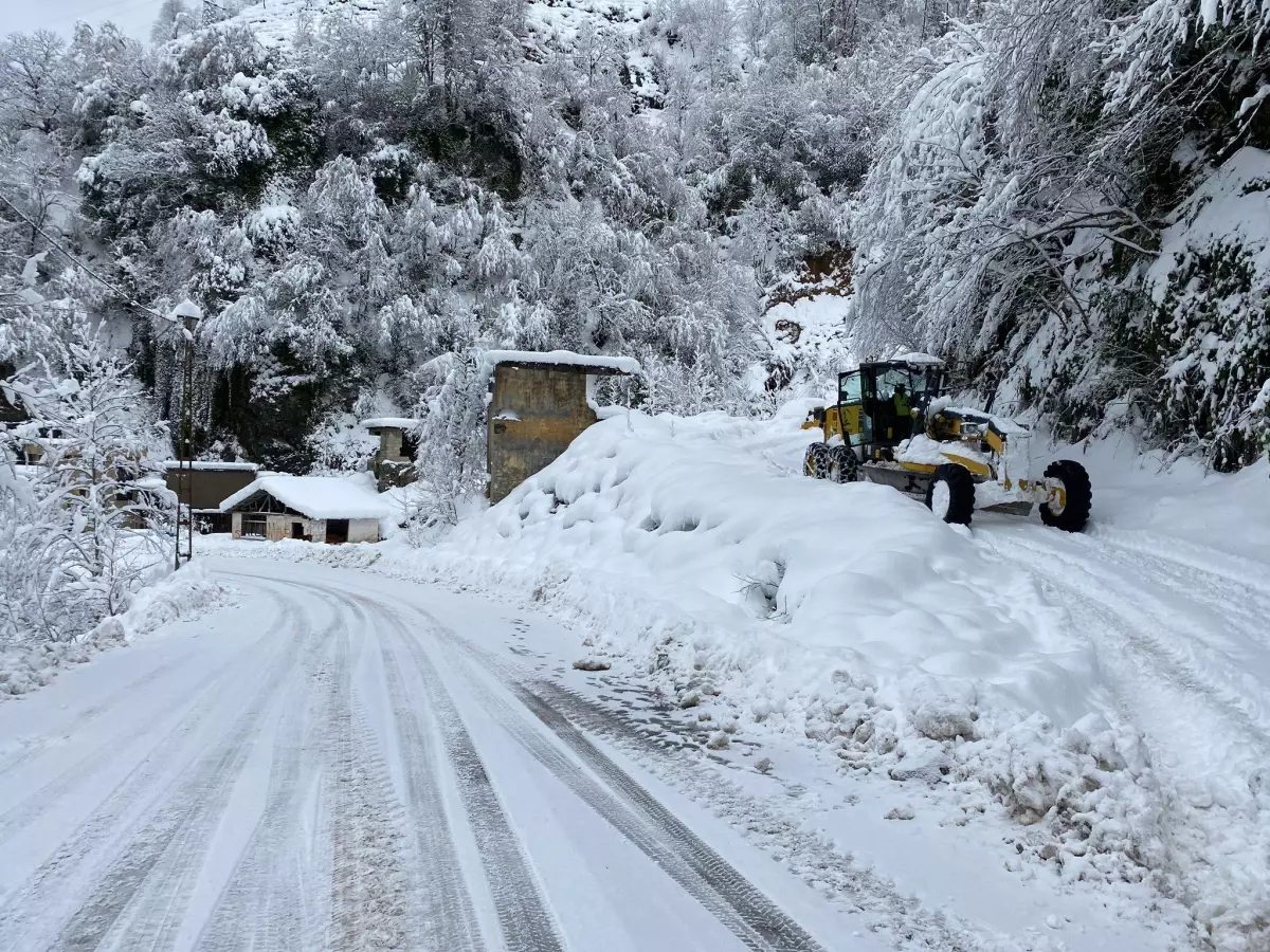 KTÜ Sağlık Hizmetleri Meslek Yüksekokulunda devir teslim töreni