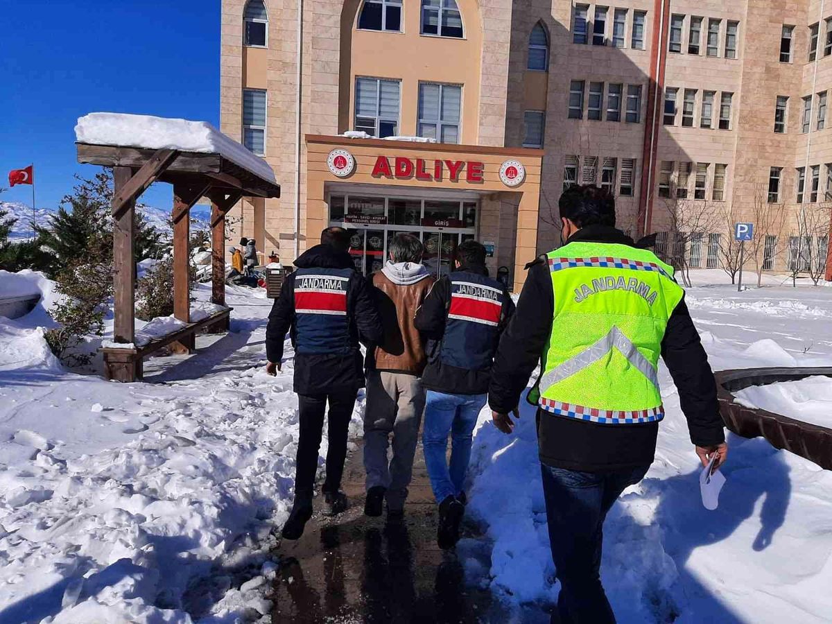 Nitelikli yağma suçundan aranan hükümlü yakalandı