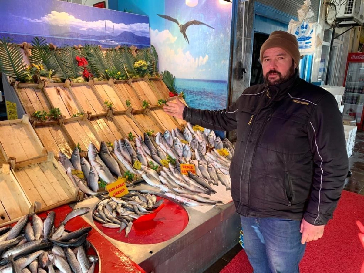 Olumsuz hava şartları Eskişehir\'deki balık tezgâhlarını boş bıraktı