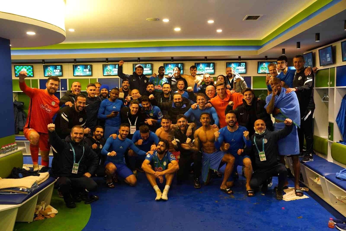 Rizespor\'dan Antalyaspor\'a mahkemelik olduğu şarkıyla gönderme!