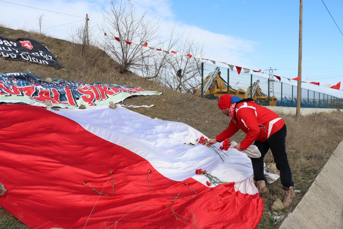 Son dakika haberi | Samsunspor kafilesinin 33 yıl önce geçirdiği trafik kazasında ölenler anıldı