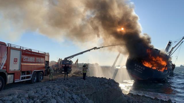 Son dakika: Kartal açıklarında karaya oturan gemide yangın çıktı! Bölgeye itfaiye ekipleri sevk edildi