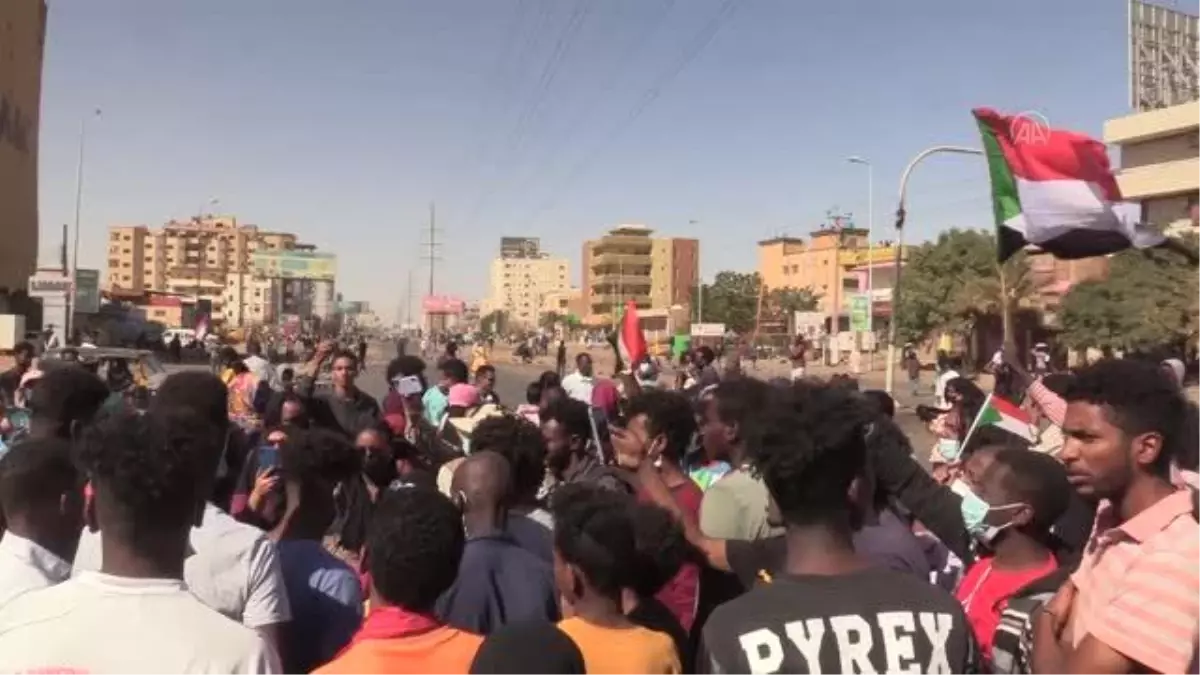Sudan'da askeri yönetim karşıtı protestolar sürüyor