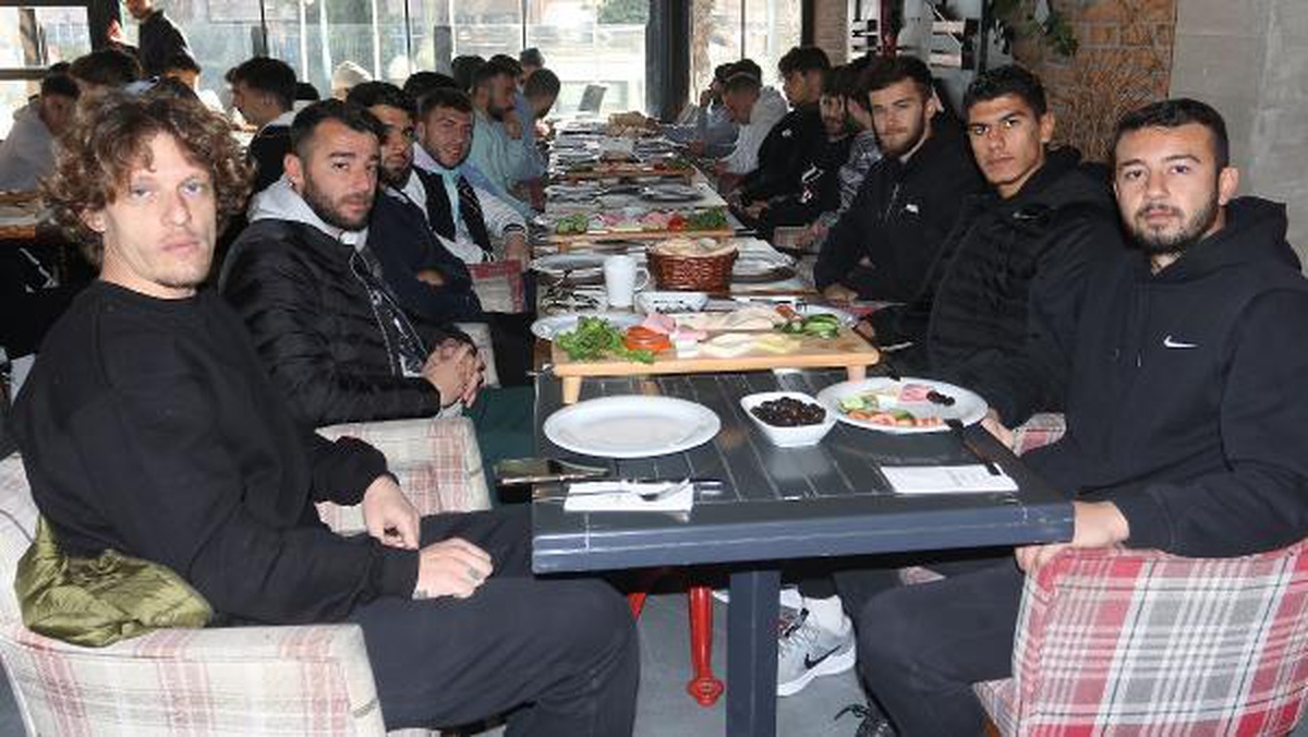 Turgutluspor\'a Nazım Gülay\'dan moral kahvaltısı