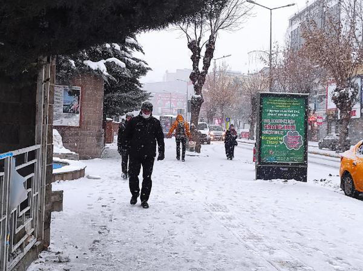 Van\'da 1018 yerleşim yerine ulaşım yok