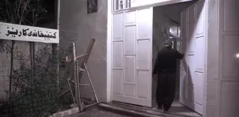 61 yaşındaki devlet memuru evini kütüphaneye dönüştürdü