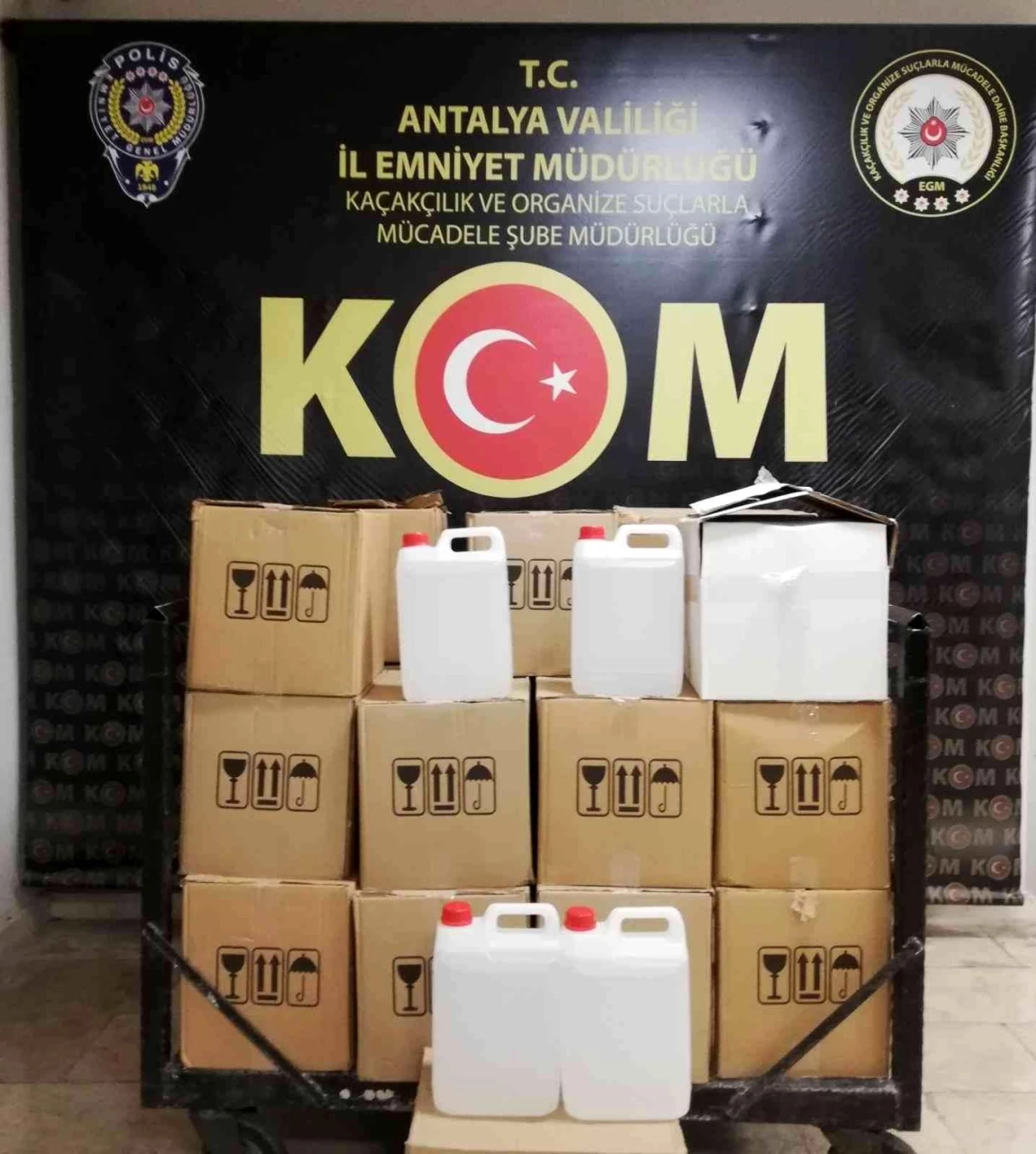 Son dakika haber: Antalya\'da 635 litre sahte alkol ele geçirildi: 8 gözaltı