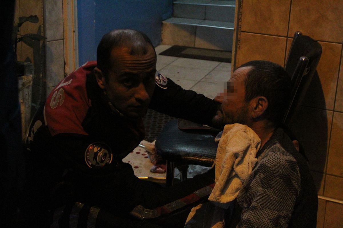 Antalya\'da pansiyonda çıkan kavgada 1 kişi bıçakla yaralandı