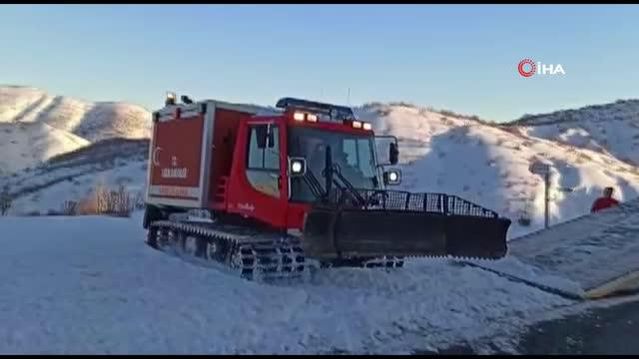 Bingöl'de karlı yollar genç hasta için aşıldı