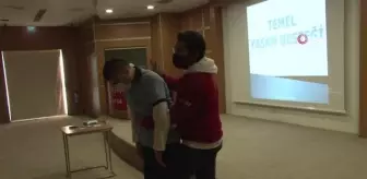 Son dakika haberi: Elazığ'da Kızılay tarafından hastane çalışanlarına ilk yardım eğitimi verildi