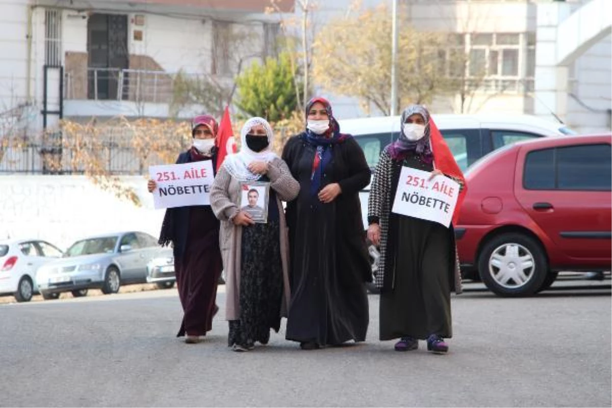 Evlat nöbetindeki Adla anne de oğluna kavuşuyor