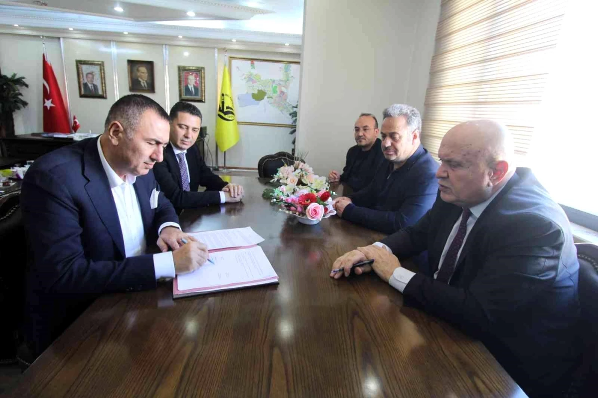 Hacı Kıyasi Şentürk Camii ve Külliyesi\'nin belediyeye devri için protokol imzalandı