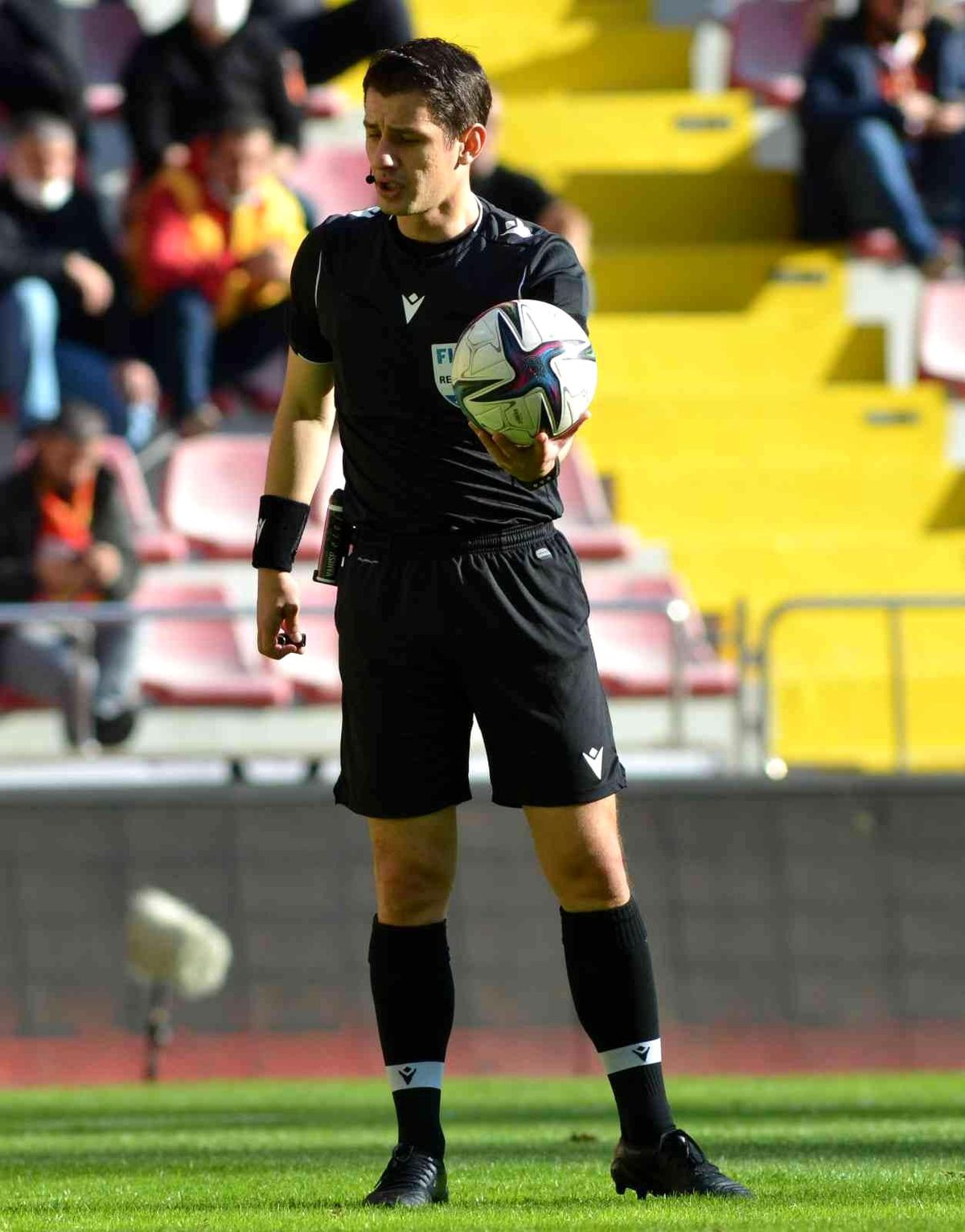 Kasımpaşa-Kayserispor maçını Halil Umut Meler yönetecek