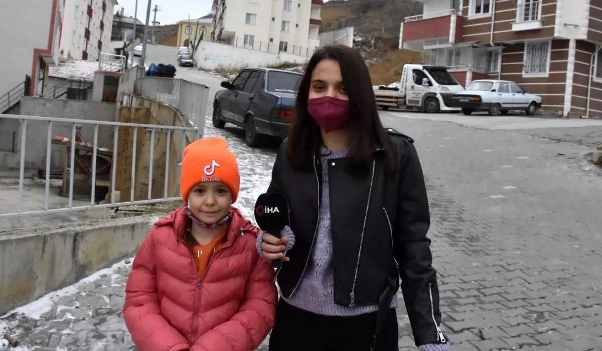 Okula giderken köpeklerin saldırısına uğramıştı, genç kız dehşet anlarını anlattı