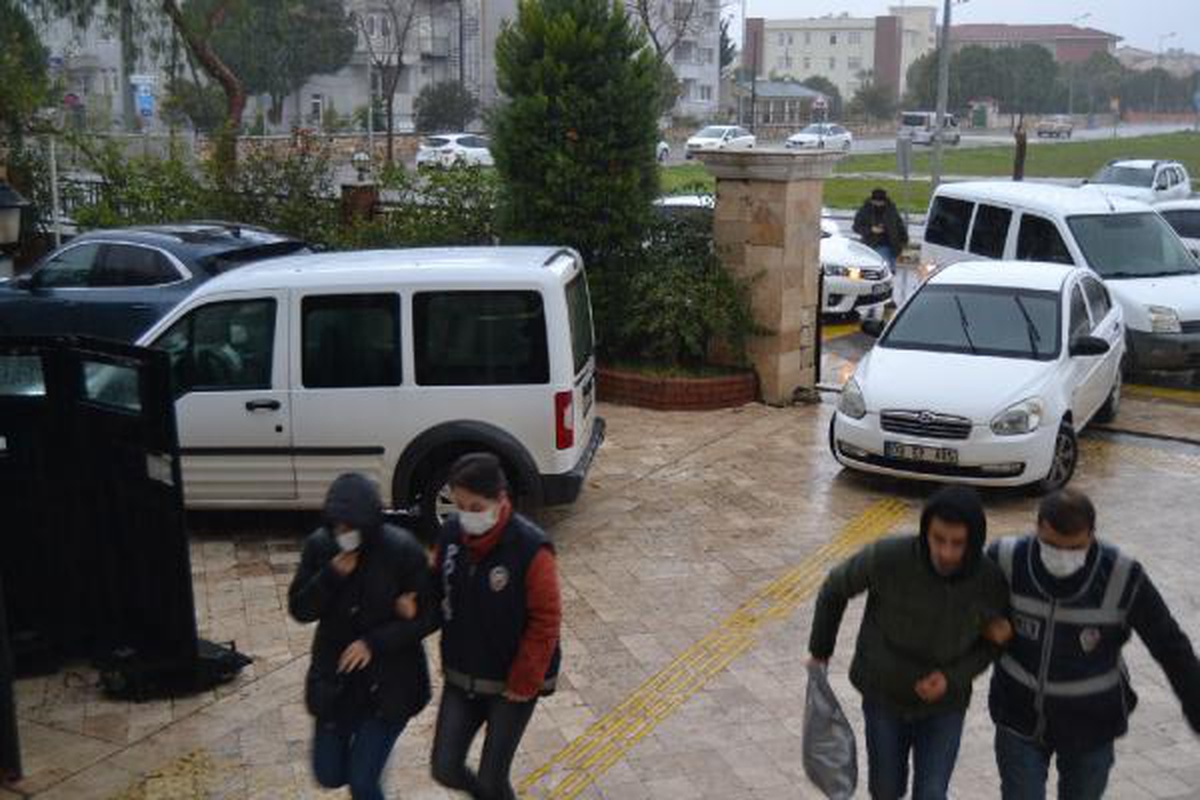 Otomobil dolandırıcılığında gözaltına alınan 12 şüpheliden 5\'i tutuklandı