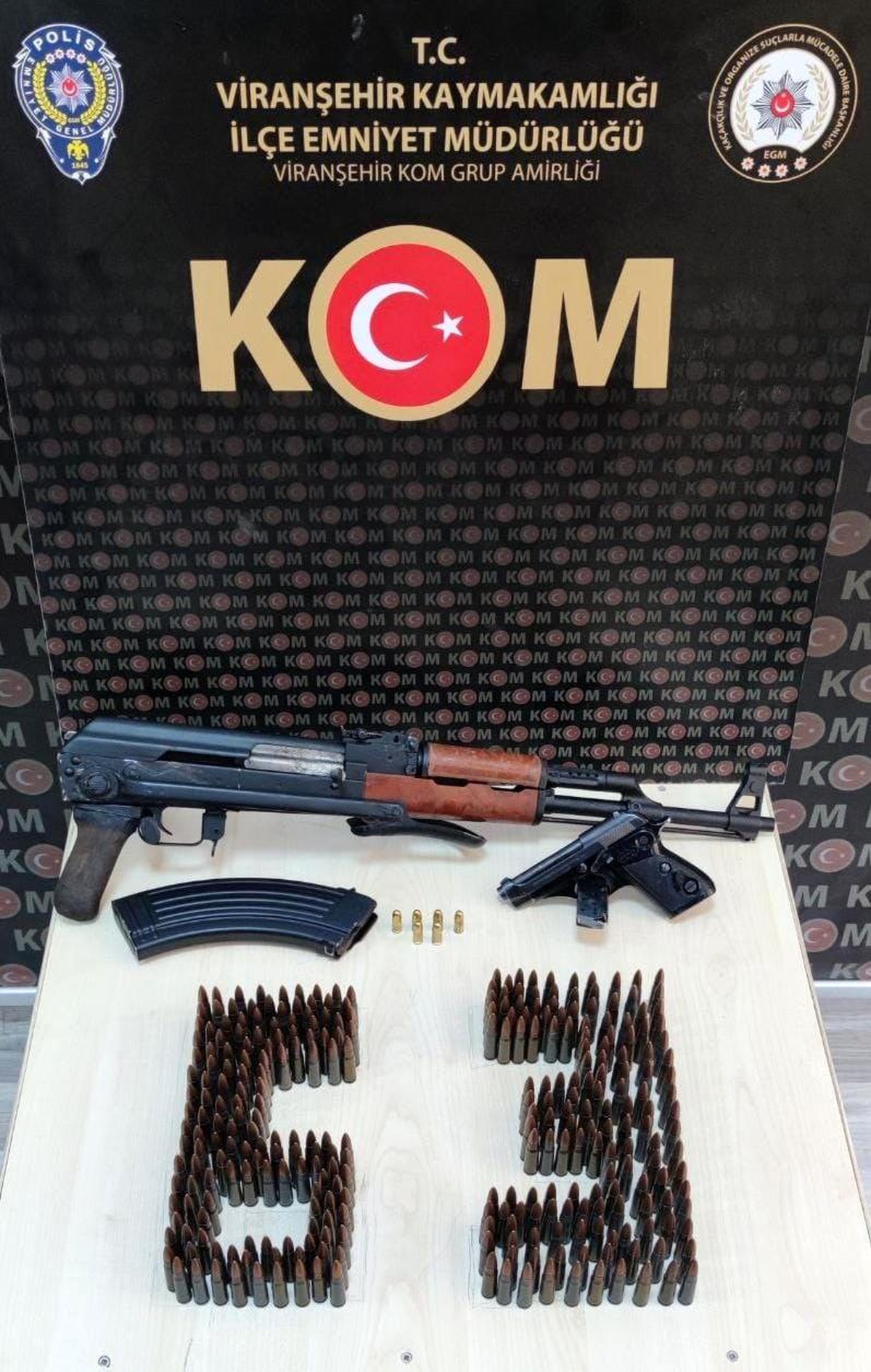 Son dakika haberi! Şanlıurfa\'da uzun namlulu silah ve tabanca ele geçirildi