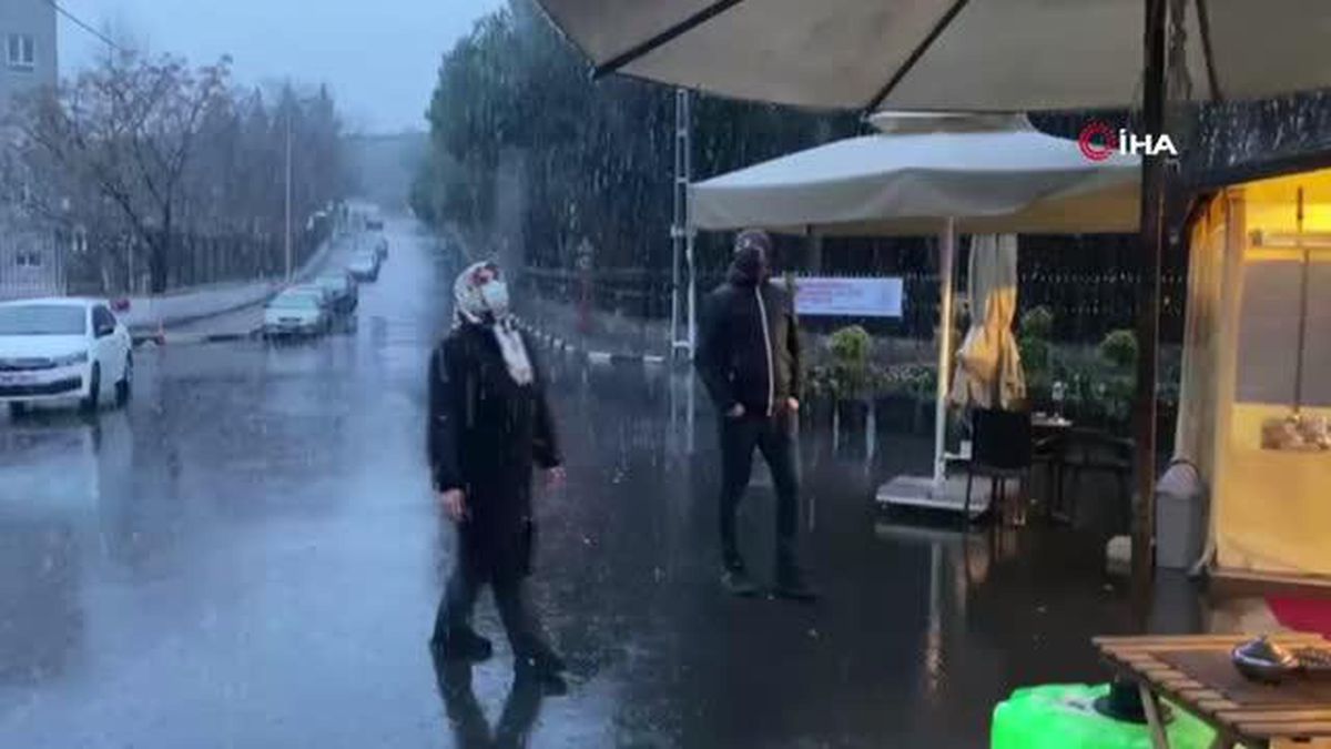 Sarıyer'de kar yağışı etkili oldu