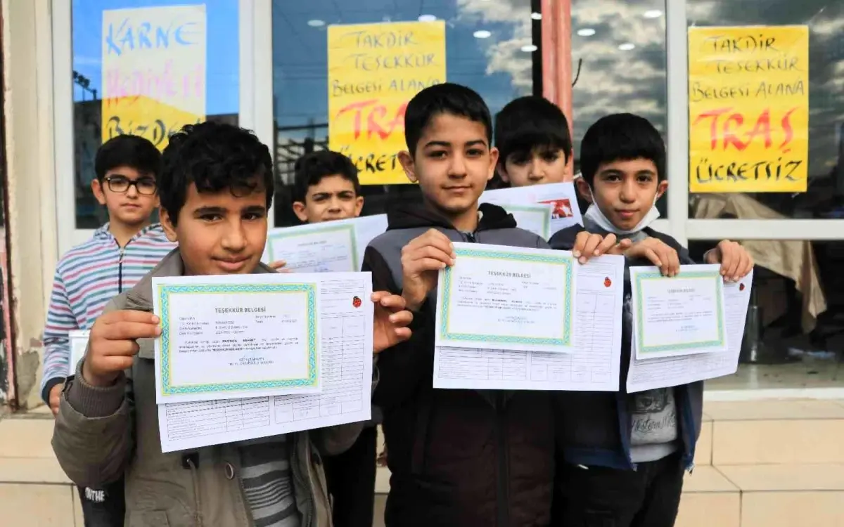 Takdir ve teşekkür belgesi alan öğrencilere ücretsiz tıraş