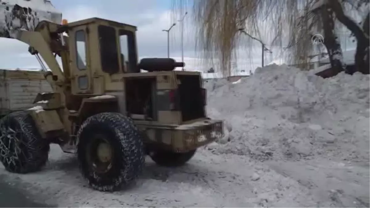 Yeniçağa'da karla mücadele çalışmaları sürüyor