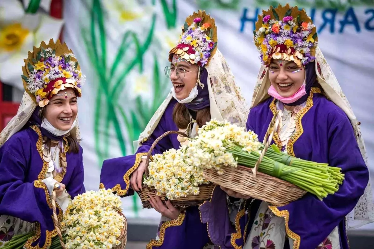 4. Karaburun Nergis Festivali renkli başladı