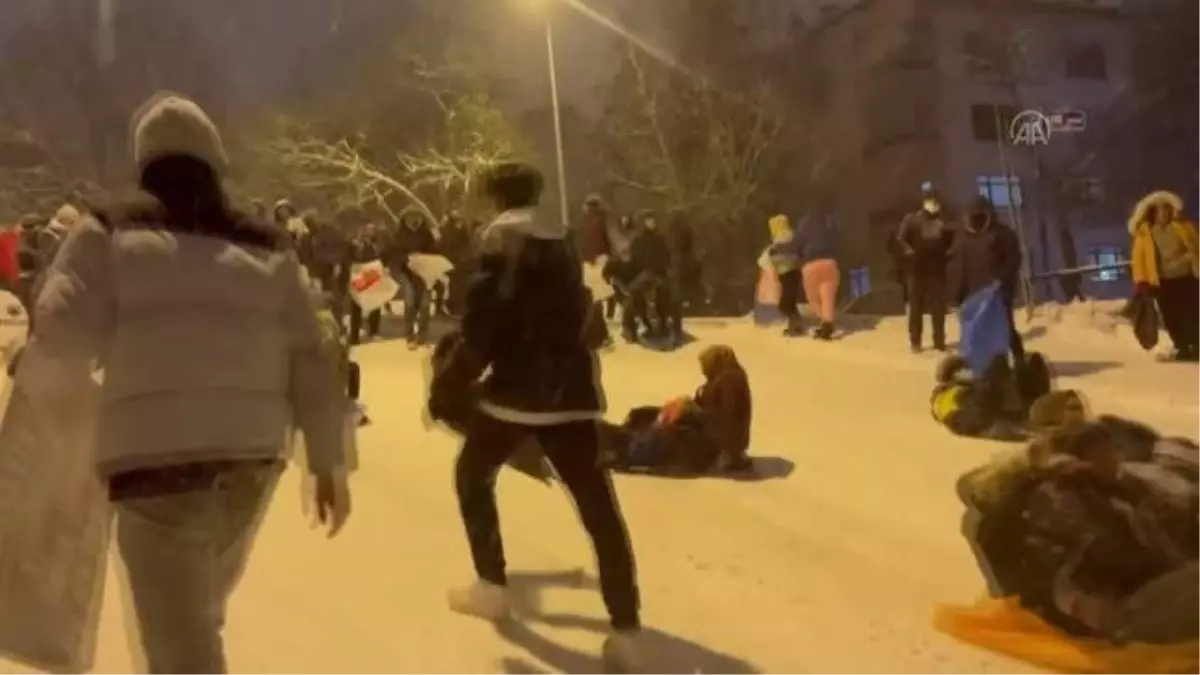 Başkentte çocuklar kar keyfi