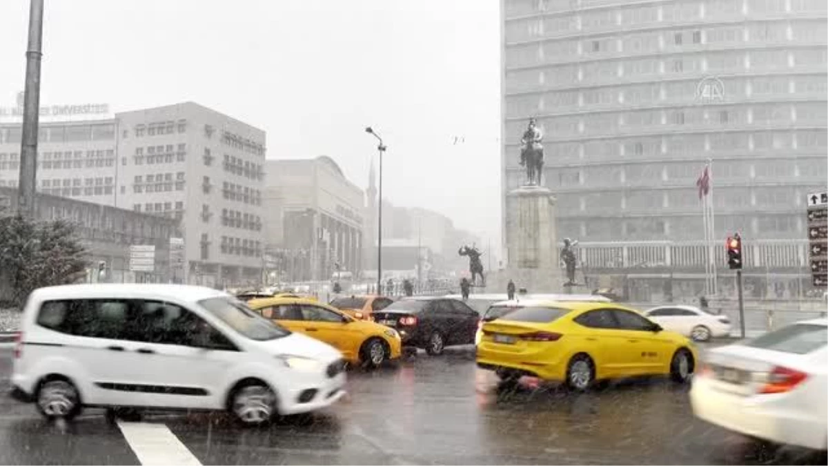 Başkentte kar yağışı etkili oluyor (4)