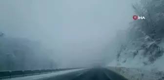 Buzlanan yol ve sis kazalara davetiye çıkartıyor