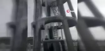 Diyarbakır'da havalar eksi 17'yi buldu, su kulesi buz sarkıtına döndü