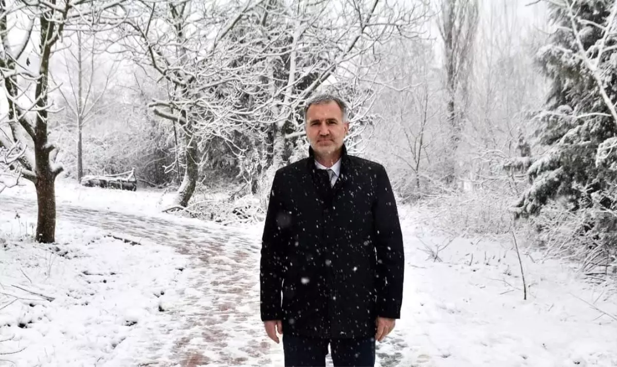 İnegöl'de karla mücadele devam ediyor