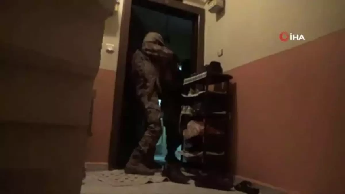 Son dakika: İstanbul\'da radikal terör örgütleri DEAŞ, El-Kaide/HAD, Heyeti Tahrir Şam ve El Nusra\'ya yönelik 8 ilçede 11 ayrı adrese düzenlenen operasyonlarda...