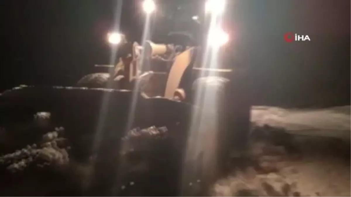 Karda Mahsur kalan yörükler kurtarıldı