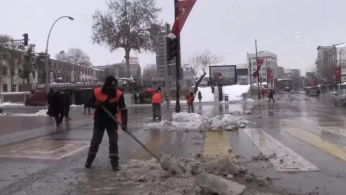 Karla mücadele çalışmaları sürüyor