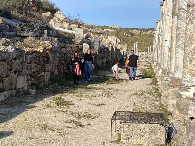 Perge Antik Kenti'nin ziyaretçi sayısı 2021 yılında yüzde yüz arttı