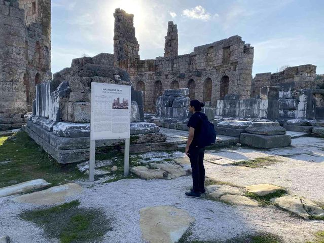 Perge Antik Kenti'nin ziyaretçi sayısı 2021 yılında yüzde yüz arttı