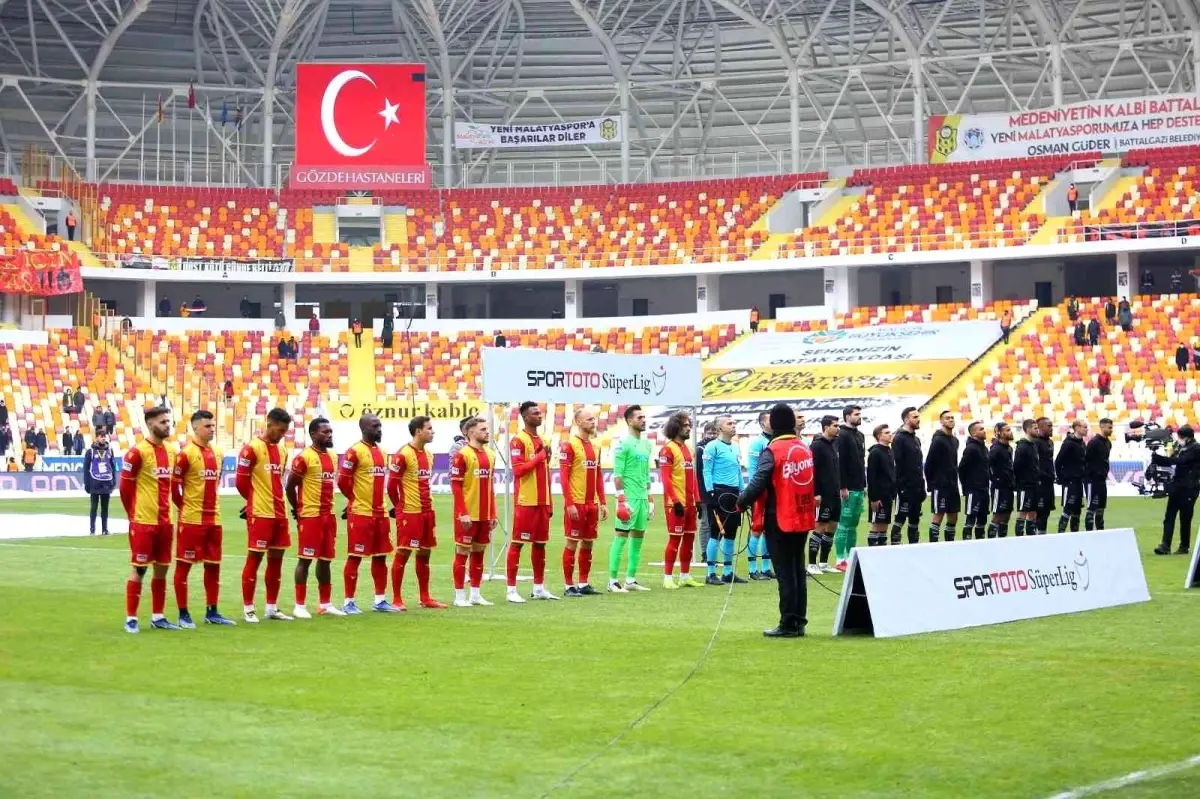 Spor Toto Süper Lig: Yeni Malatyaspor: 0 Beşiktaş: 0 (ilk yarı)