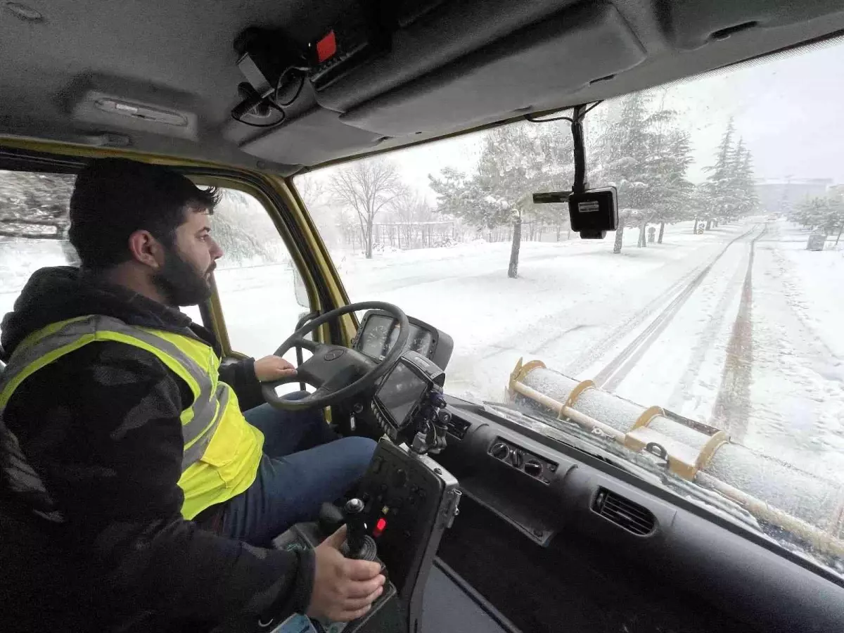 Ankara\'da karla mücadele çalışmaları